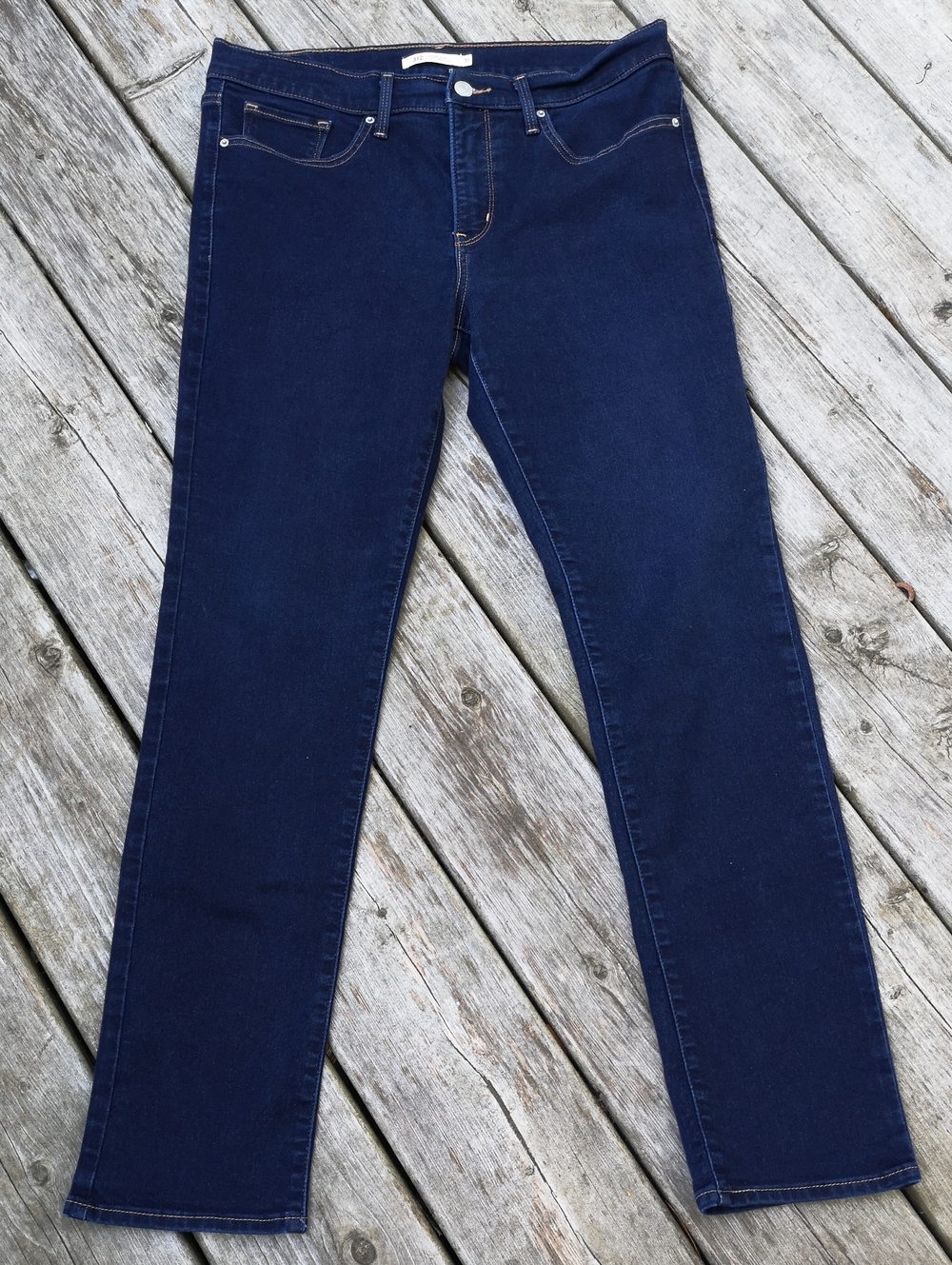 Levi's 312 Shaping Slim jeans